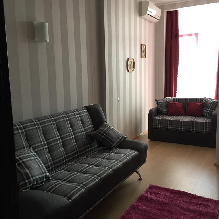 Town-House Golden Bugaz Apartamento Karolino-Buhaz Exterior foto