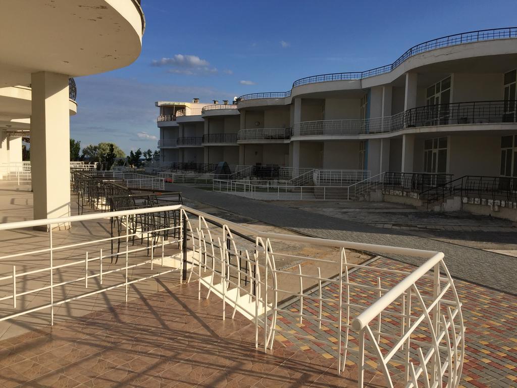 Town-House Golden Bugaz Apartamento Karolino-Buhaz Exterior foto